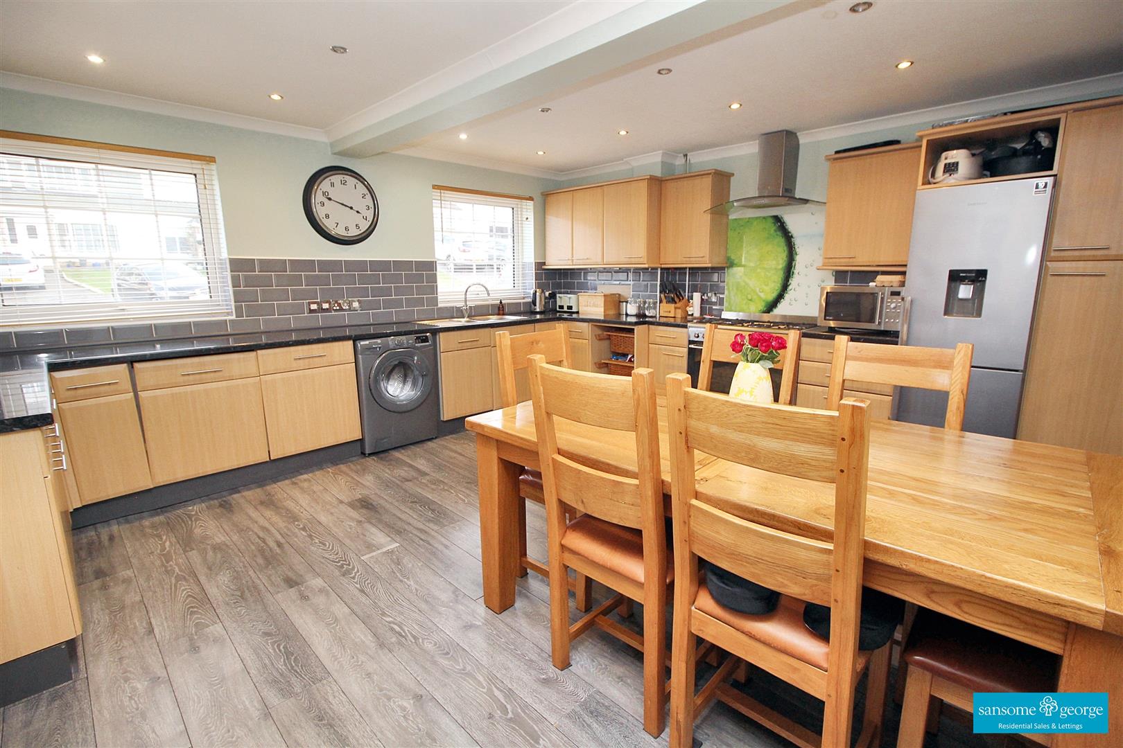 3 bed property in Avington Close, Reading